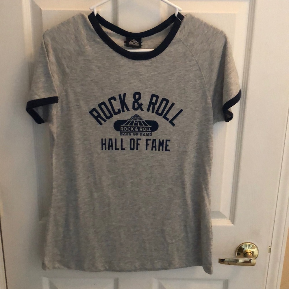 Hall of  Fame Rock & Roll Cleveland OH Tee Shirt Sz Medium